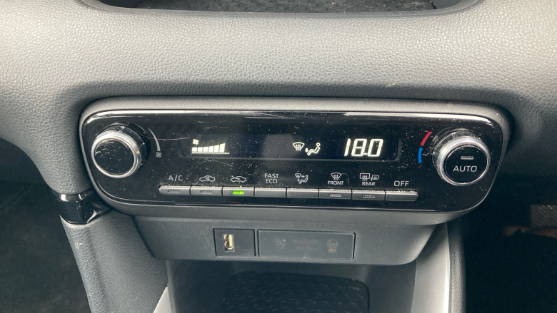 Toyota Yaris 1.5 Hybrid Icon 5dr CVT Hybrid Hatchback